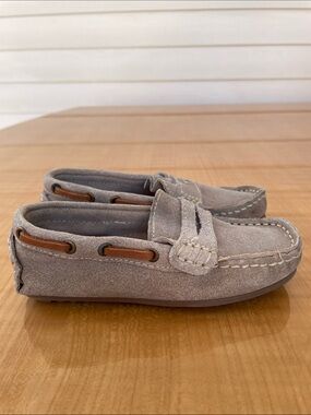 Zara Kids Cute Suede Loafers Light Gray Tan Accents Size 8.5 Toddler EU 25